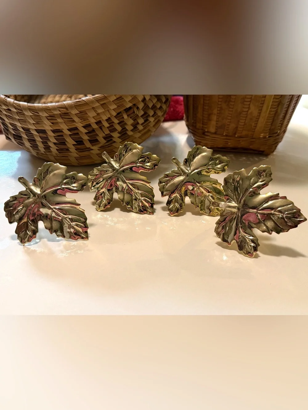 6 Gold Napkin Rings.With An Elevated Rich Gold Tone Maple Leaf Design